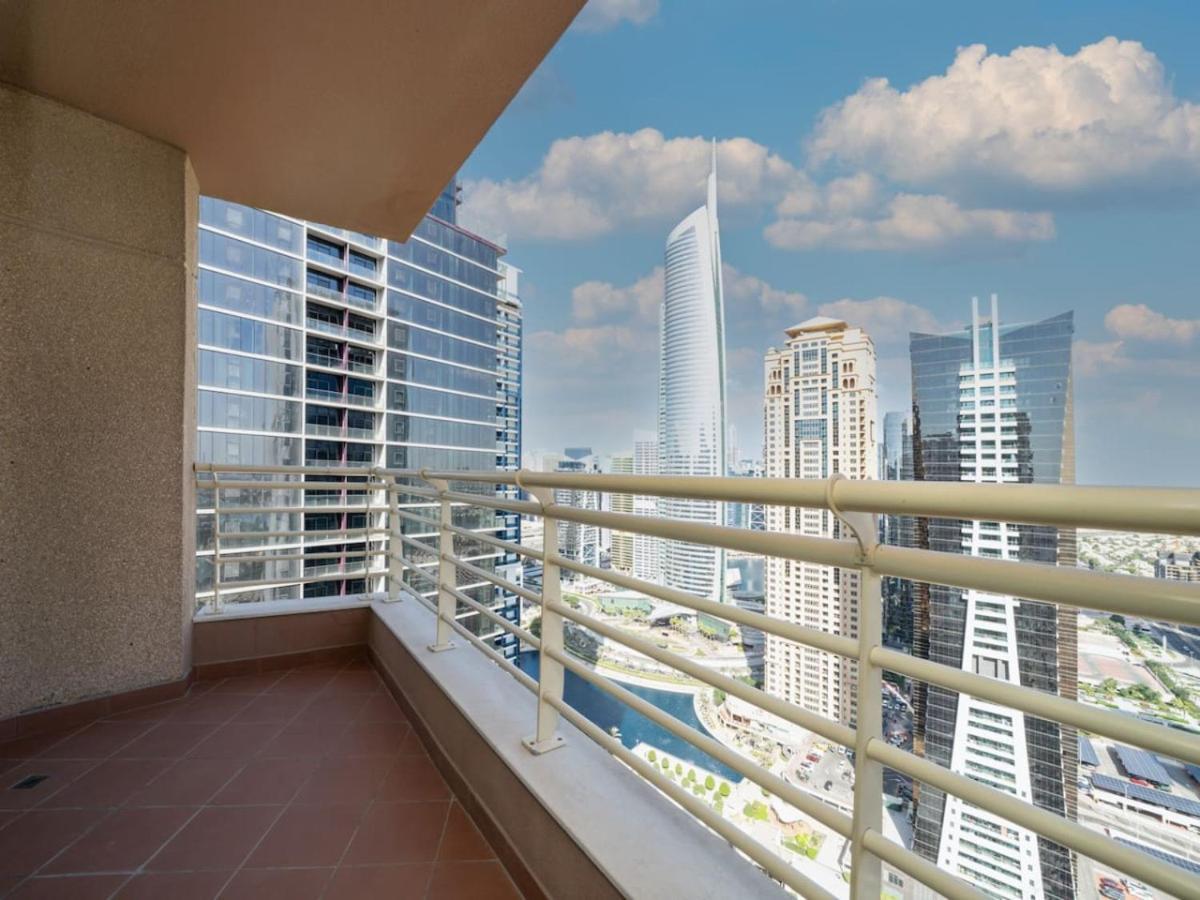 Spacious 2 Bed With Iconic Jlt Views Dubai