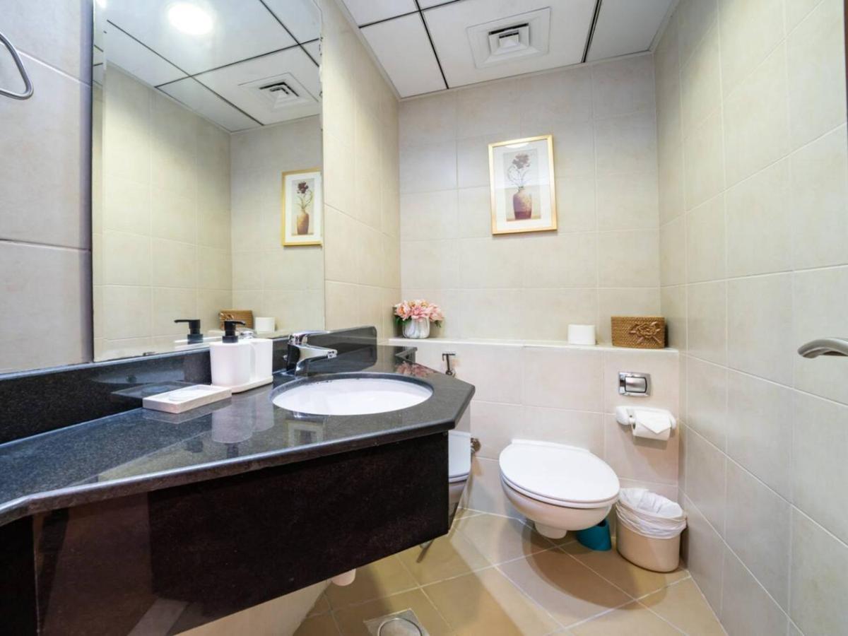 Spacious 2 Bed With Iconic Jlt Views Apartment